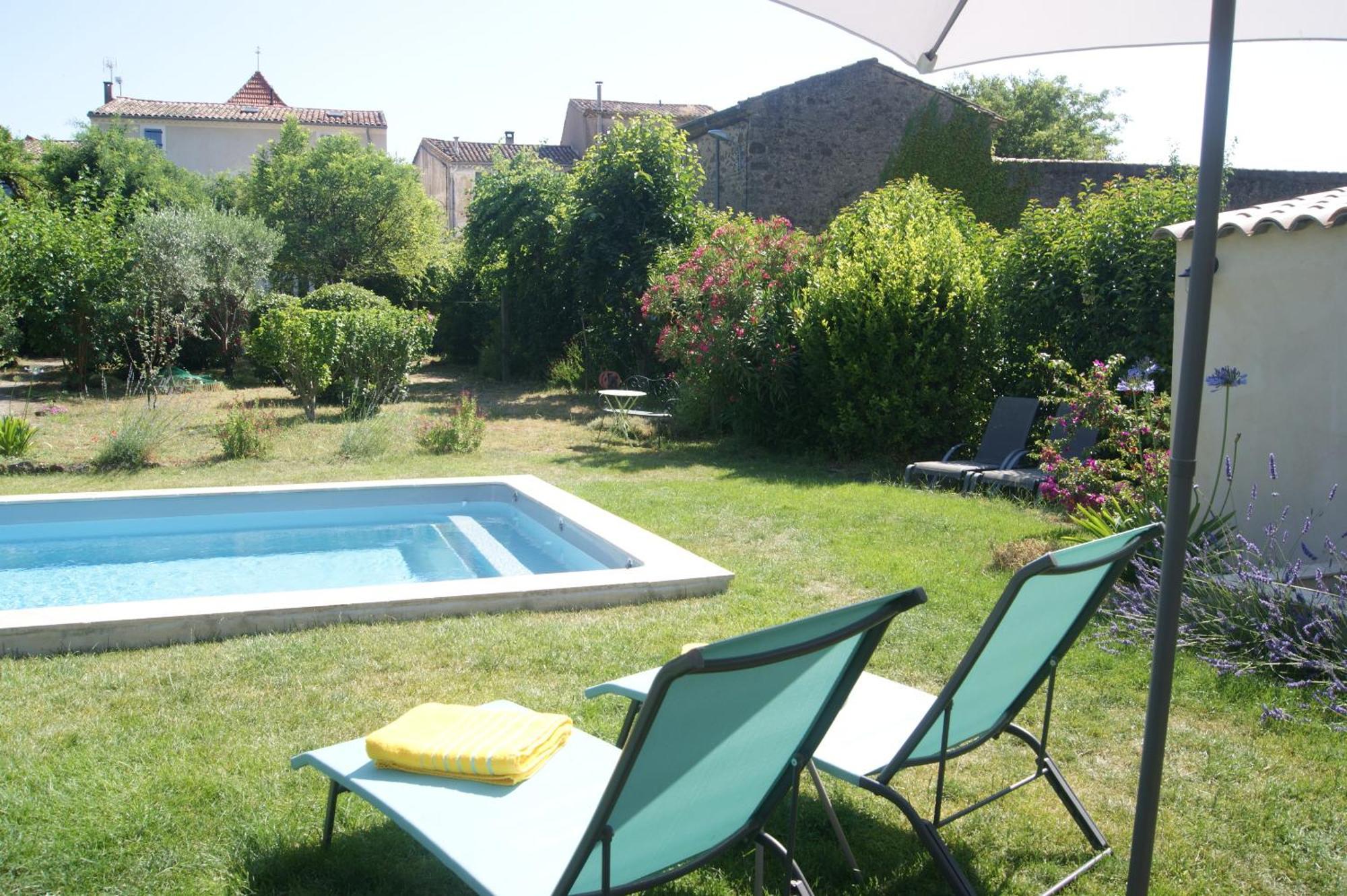 Le Petit Moliere Bed and Breakfast Servian Exteriör bild